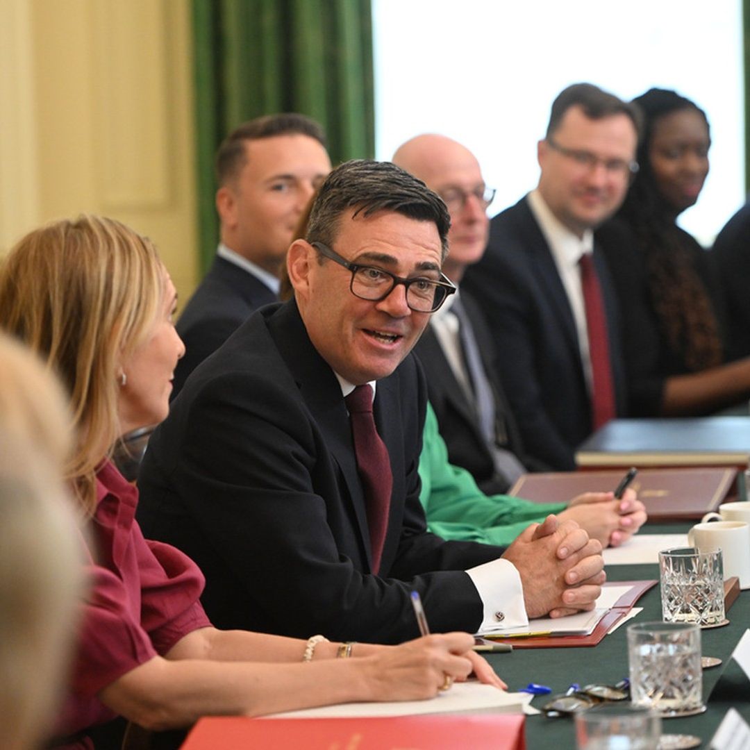 Burnham releva a Keir Starmer como primer ministro